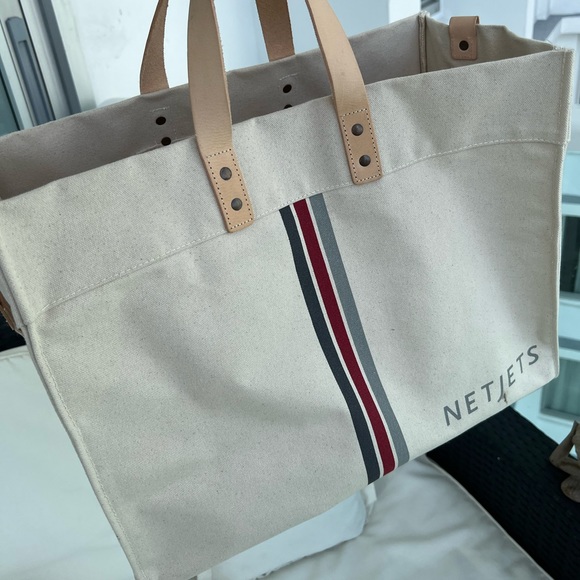 Netjets limited edition large bag - Picture 2 of 13